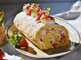 Fresh Strawberry Cake Roll