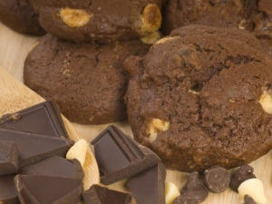 recipe for triple chocolate chunk cookies