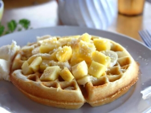 recipe for hawaiian waffles with pineapple and coconut