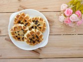 Nutty Raisin Bran Waffles Recipe