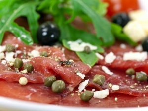 recipe for beef carpaccio with capered goat cheese