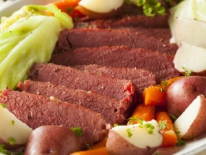 recipe for corned beef brisket & braised cabbage, carrots and potatoes