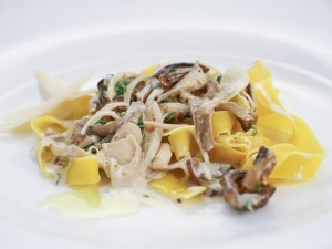 recipe for pasta with white mushroom sauce