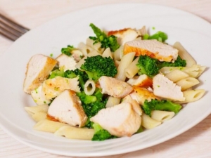 recipe for ziti with chicken, broccoli, and cheese