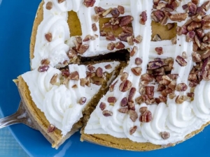 recipe for rich pumpkin cheesecake with cake mix crust