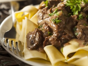recipe for classic beef stroganoff