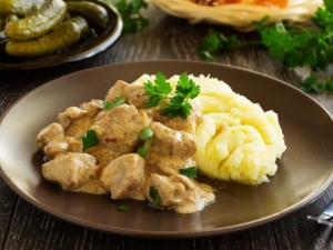 recipe for slow cooker beef stroganoff with cream cheese