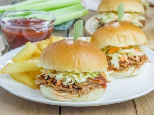 recipe for slow cooker italian shredded beef sandwiches
