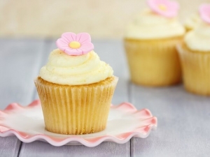 recipe for lemon cream cupcakes with grand marnier cream icing
