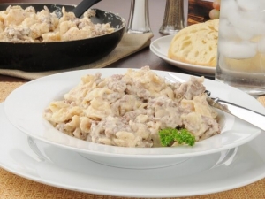 recipe for quick one-skillet beef stroganoff with noodles