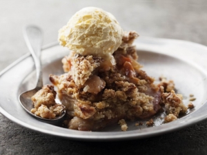 recipe for copycat houston's walnut apple cobbler