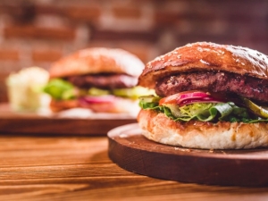 recipe for meatloaf hamburgers with bacon barbecue sauce