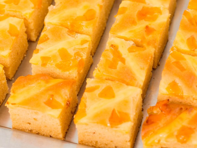 Peach Cheesecake Bars