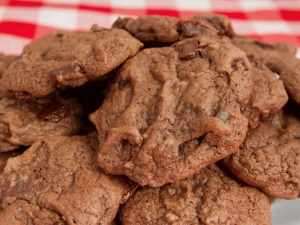 recipe for bittersweet chocolate blackout cookies