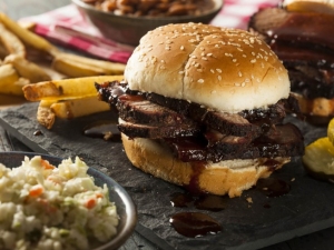 recipe for barbecued beef sandwiches for a crowd
