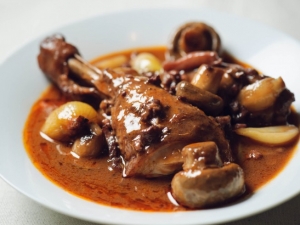 recipe for slow cooker traditional style coq au vin