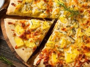 recipe for potato-rosemary pizza