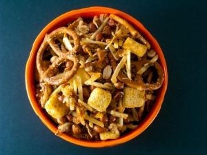 recipe for crunchy scramble snack mix