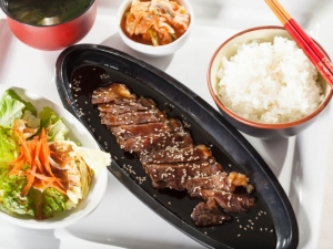 recipe for gyuniku teriyaki (japanese beef teriyaki)