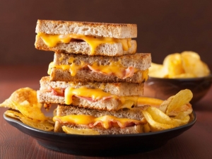 recipe for bacon and cheese sandwich