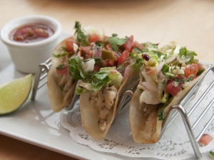 recipe for shredded chicken and tomatillo tacos