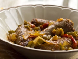 recipe for slow cooker backyard barbecue beer brats