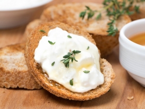 recipe for goat cheese and truffle oil crostini