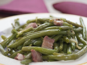 recipe for fresh green beans with bacon dressing