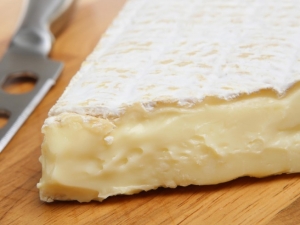 recipe for brie kisses