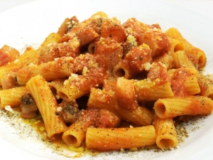 recipe for amatriciana-style rigatoni