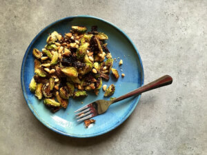 recipe for sauteed brussels sprouts with garlic and pine nuts