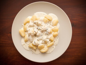 recipe for potato gnocchi with fontina cheese sauce