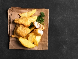 recipe for traditional english beer-battered fish and chips