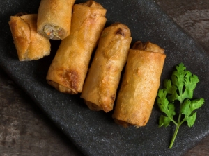 recipe for curried chicken spring rolls