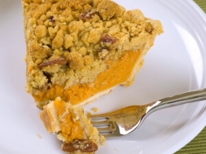 recipe for farmhouse sweet potato pie with pecan streusel