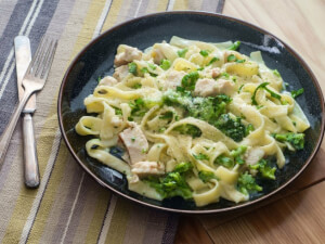 recipe for chicken broccoli fettuccine for a crowd