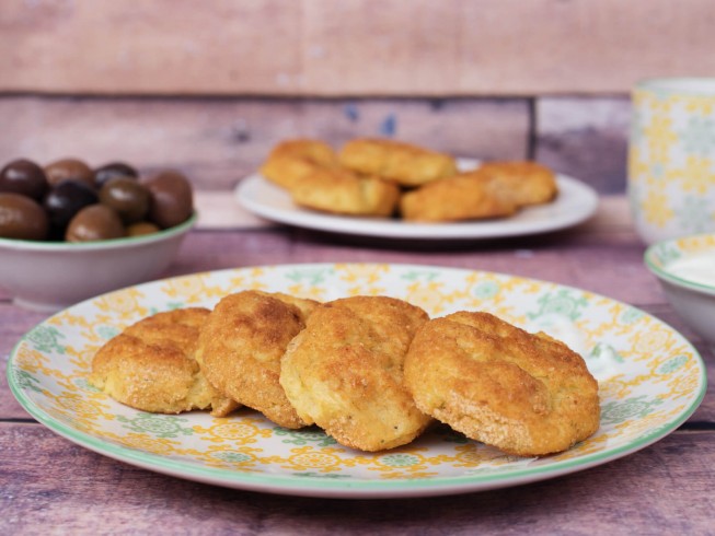 Cheese Stuffed Potato Fritters