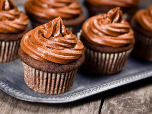 recipe for chocolate cupcakes with chocolate cream cheese frosting