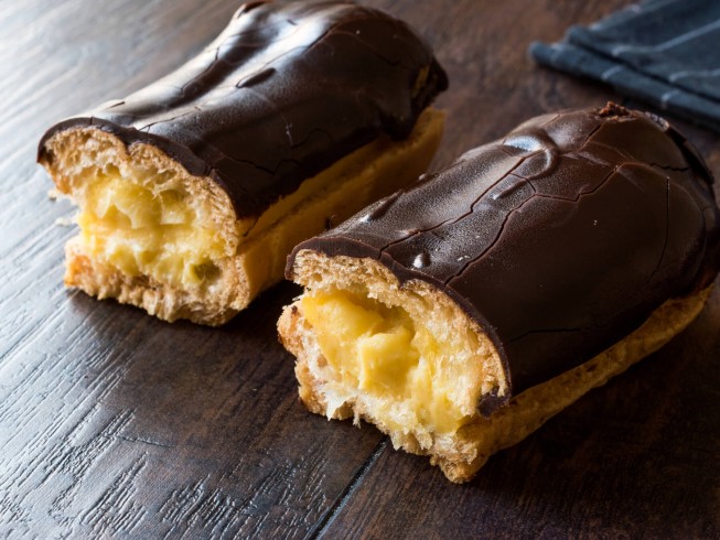 Vanilla Cream-Filled Eclairs