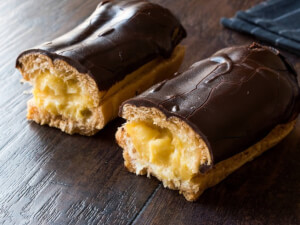 recipe for vanilla cream-filled eclairs