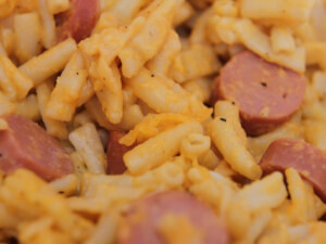 recipe for cheesy macaroni and hot dogs