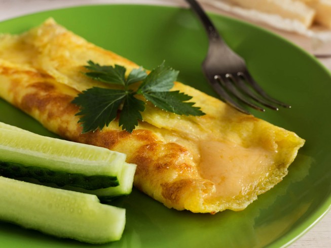 Cheddar Cheese Omelet Recipe | CDKitchen.com