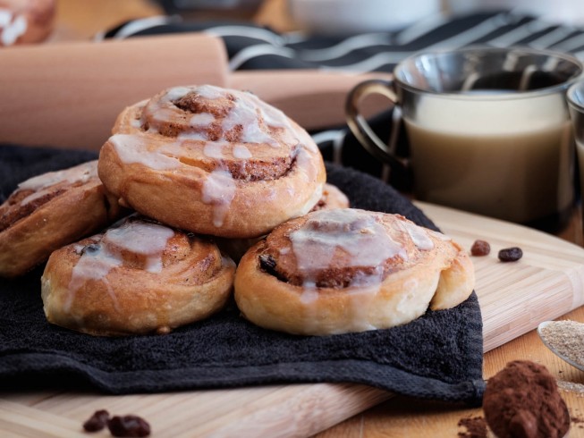 Bread Machine Cinnamon Raisin Swirl Rolls