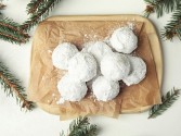Christmas Almond Balls Cookies