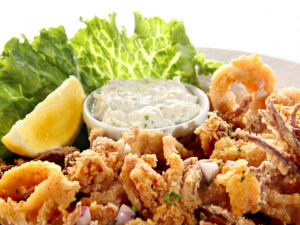 recipe for fried calamari with roasted garlic and lime aioli