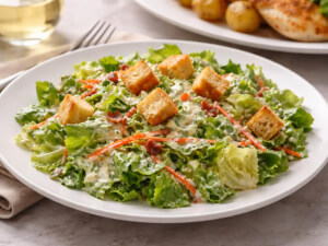 recipe for tossed salad with creamy garlic dressing