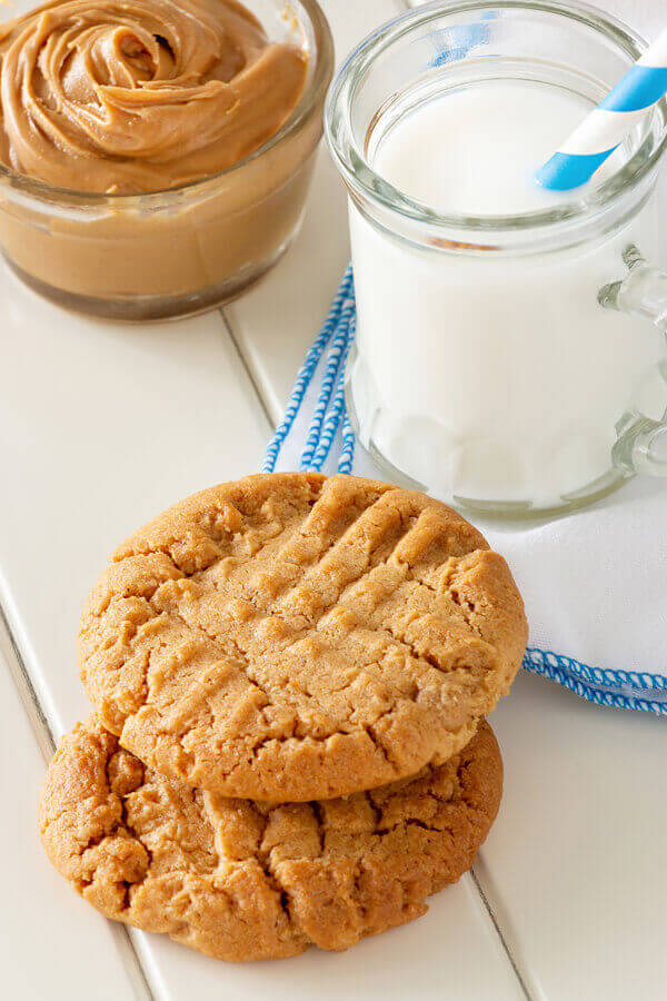 3-Ingredient Peanut Butter Cookies Recipe | CDKitchen.com
