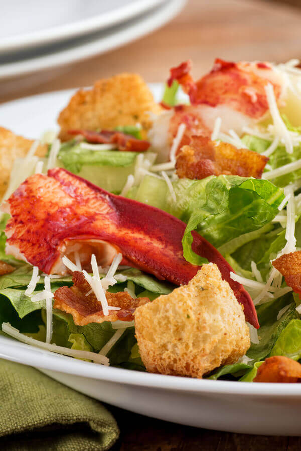 https://cdn.cdkitchen.com/recipes/images/pinterest/31/lobster-caesar-salad-49960.jpg