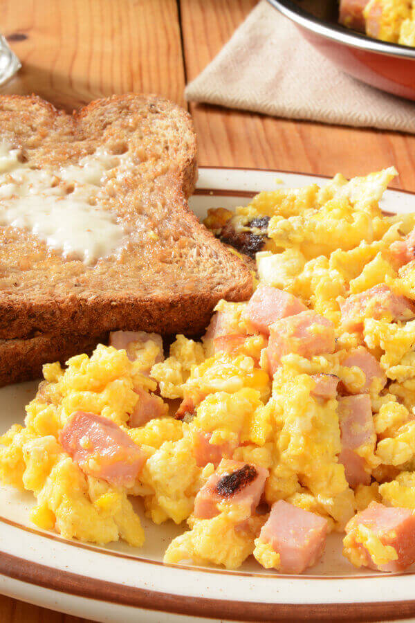 Low-Fat Scrambled Eggs and Ham Recipe | CDKitchen.com