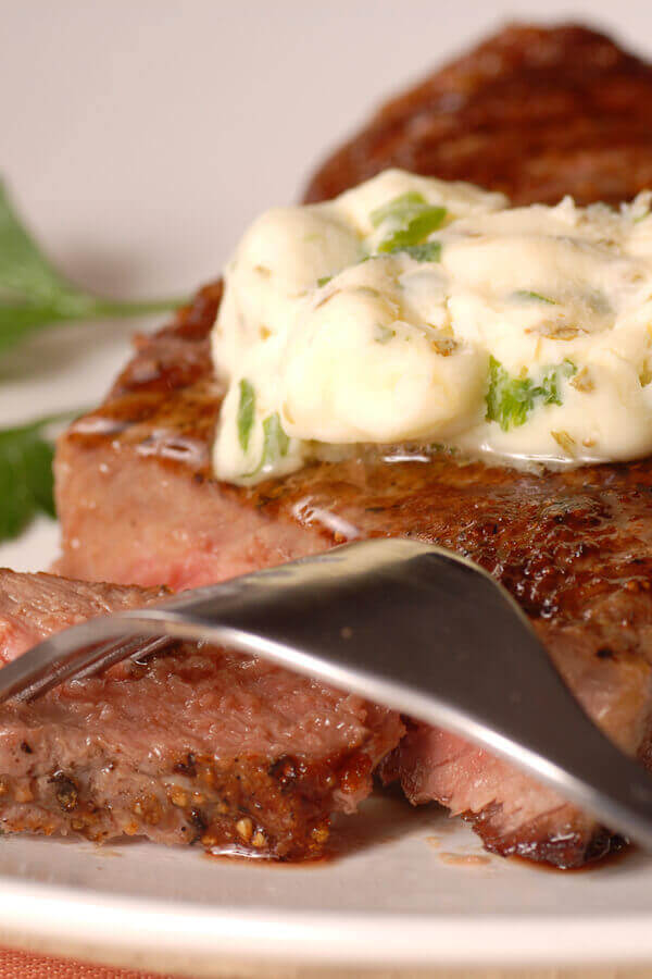 Peppery Steak With Bearnaise Sauce Recipe
